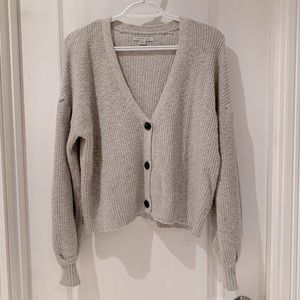 Grey cropped 3 button cardigan